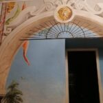 Rome Art Experience with famous Artist - Discover the Historic Court and Fountain