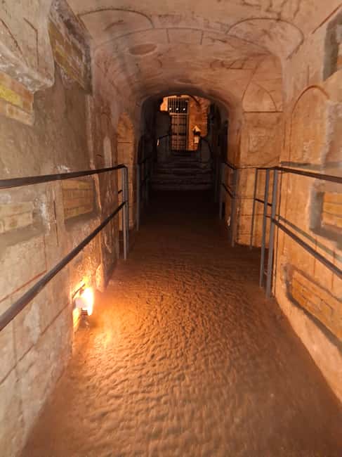 Rome: Catacombs Skip-the-Line Tour in English - Exploring the San Domitilla Catacombs’ Hidden Corners