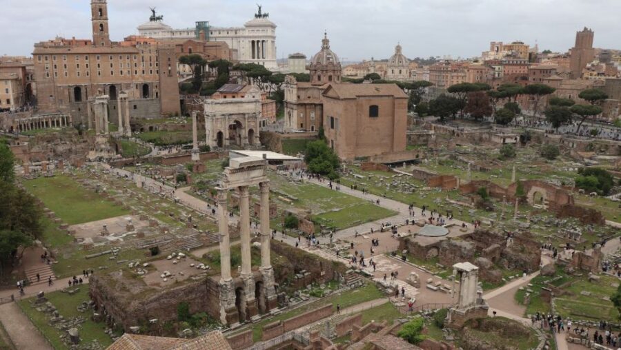 Rome: Colosseum Arena Floor, Roman Forum & Palatine Tour - Exploring Palatine Hill and Its Imperial Residences