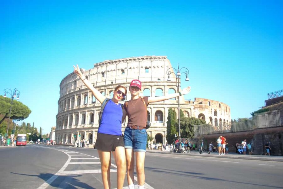 Rome: Colosseum Exterior Walk with Souvenir Video & Photos - Starting Point and Meeting Logistics