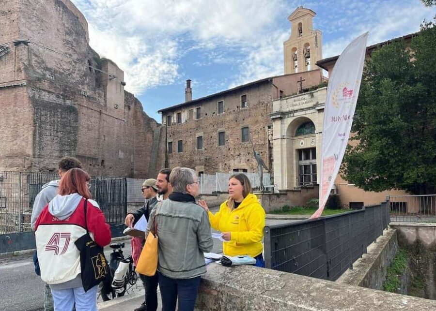 Rome: Colosseum, Forum & Palatine Ticket with Audioguide App - Exploring the Roman Forum and Palatine Hill