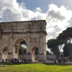 Rome: Colosseum, Palatine Hill and Roman Forum Guided Tour - Exploring Palatine Hill: The Birthplace of Rome