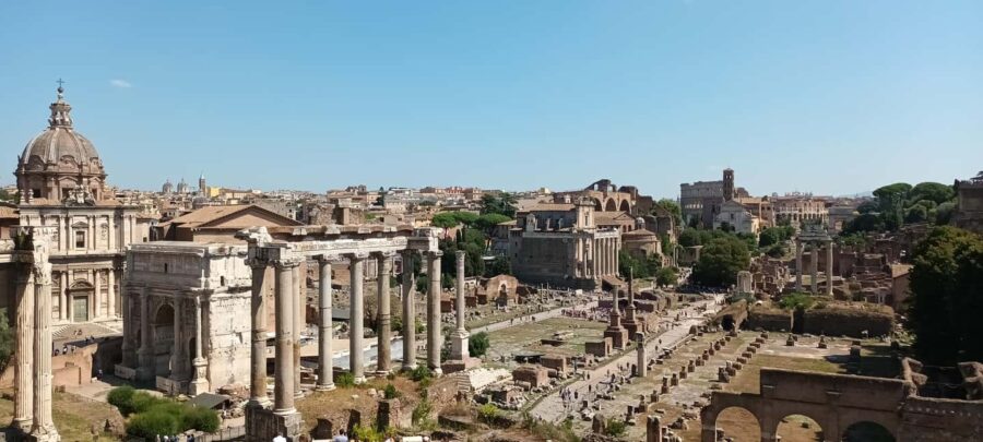 Rome: E-Bike Tour of the Seven Hills - From Piazza del Quirinale to the Trevi Fountain