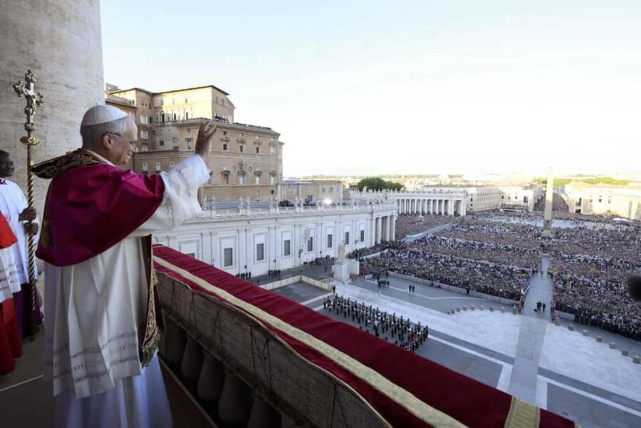 Rome: Escorted Papal Audience Experience with Entry Ticket - The Experience in Saint Peters Square