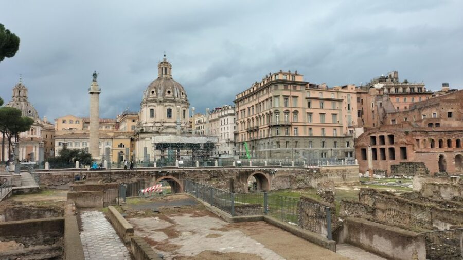 Rome: Guided Walking Tour with Headsets - The Tour Includes Radios, Headsets, and a Guided Experience