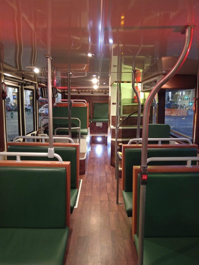 Rome: Nighttime Tour by Open-Top Bus - Via Veneto, Piazza Barberini, and the Final Leg of the Tour