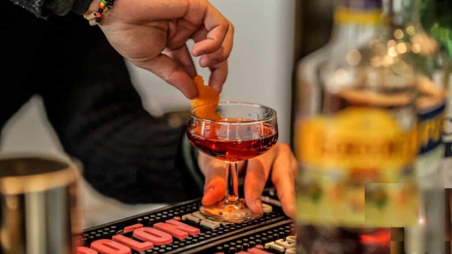 Rome: Piazzas and Fountains Sunset Tour with Aperitivo - Exploring Rome’s Most Famous Piazzas: Piazza del Popolo and Piazza di Spagna