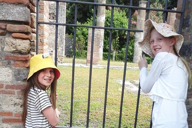 Rome to Pompeii for Kids and Families with lunch at Winefarm - Luxury Transport and Convenient Pickup in Rome
