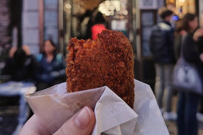 Rome: Trastevere and Campo de Fiori Food Tour with Local Guide - Piazza Trilussa: The Heart of Roman Snacks
