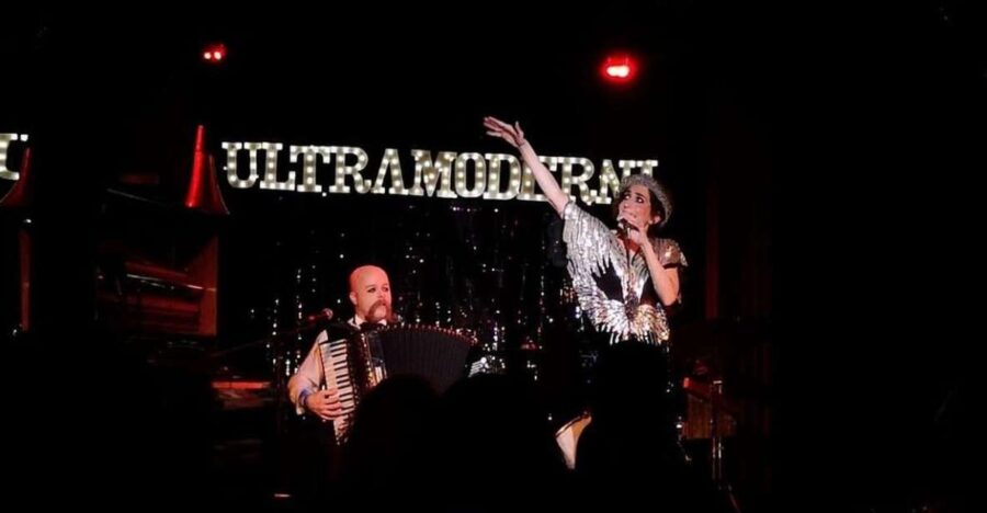 Rome: Wine, Legends, and Burlesque Extravaganza by Night - Meeting in Piazza dellImmacolata and Starting the Night