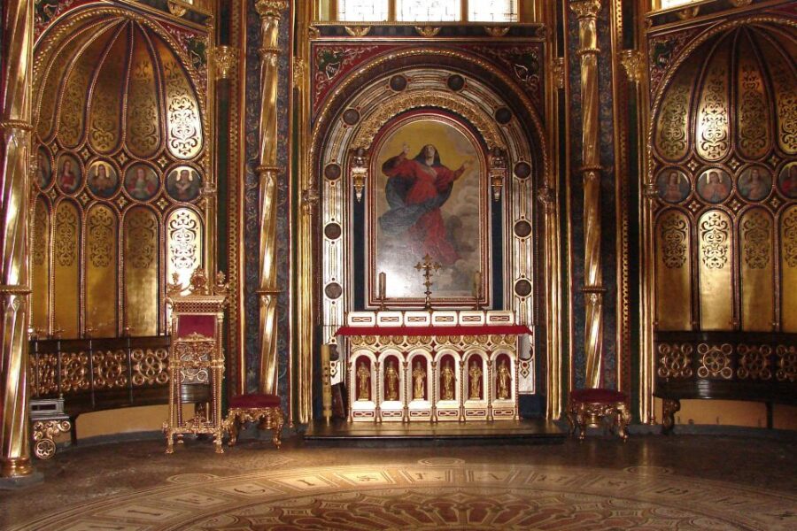 Roots of Pozna - Exploring the Old Warta Riverbed and Park Atmosphere