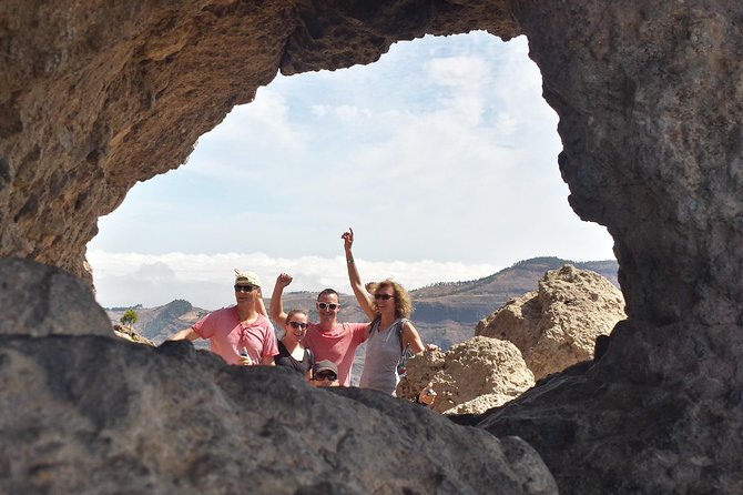 Roque Nublo hiking & Gran Canaria highlights by authorised guides - Exploring Barranco de Fataga: The 1,000-Palm Valley