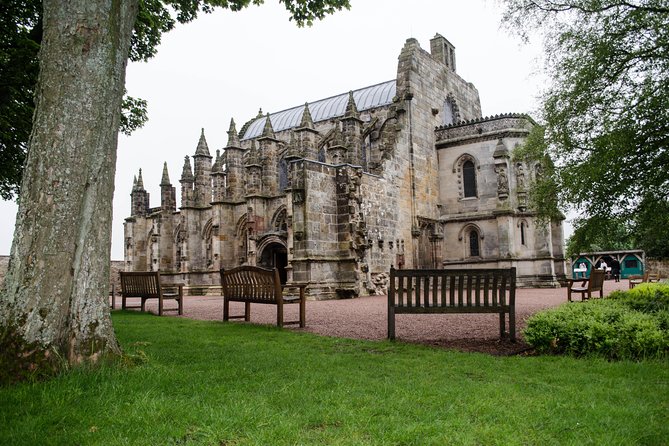 Rosslyn Chapel, Dunfermline Abbey and Stirling Castle Day Tour - The Majesty of Stirling Castle