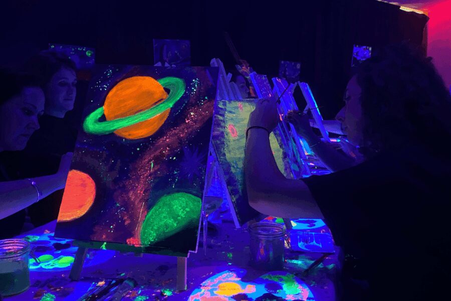 Rotterdam: Paint and Sip in the Dark at Rembrandt van Wine - Accessibility and Group Size