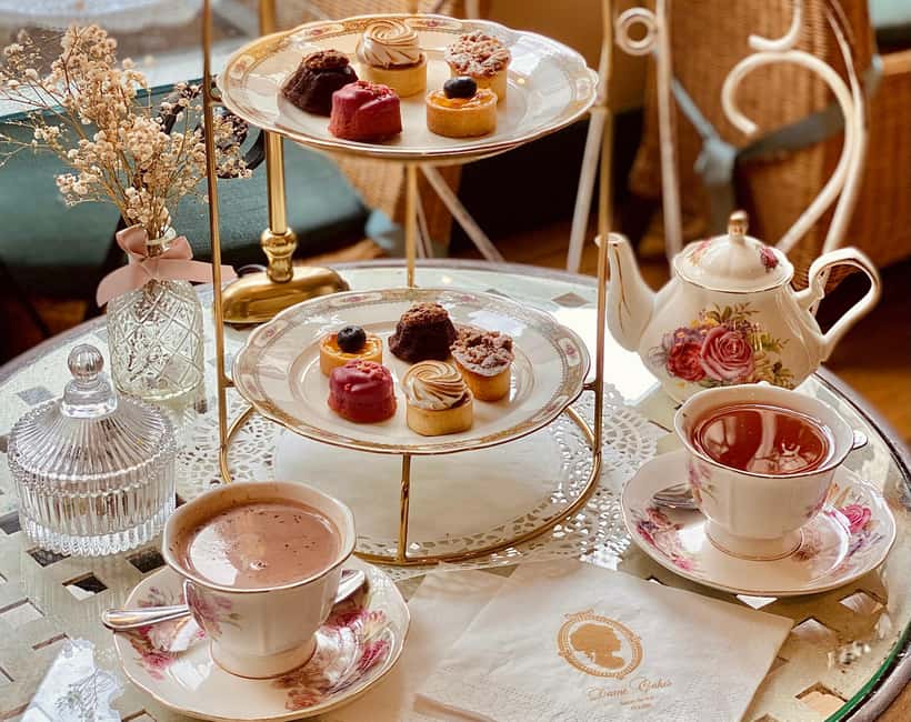 Rouen: French-style tea time at Dame Cakes - The Historic Setting of Dame Cakes in Rouen