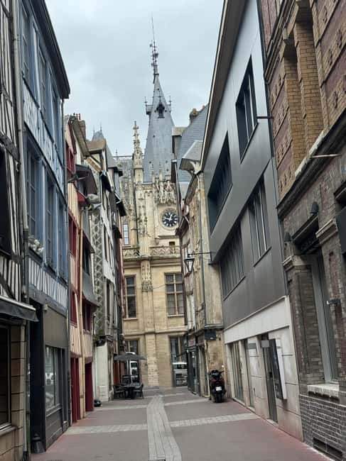 Rouen: Myths and Legends Walking Tour, Halloween Special - Discovering the Legend of St. Romain and the Cathedral Gargoyle