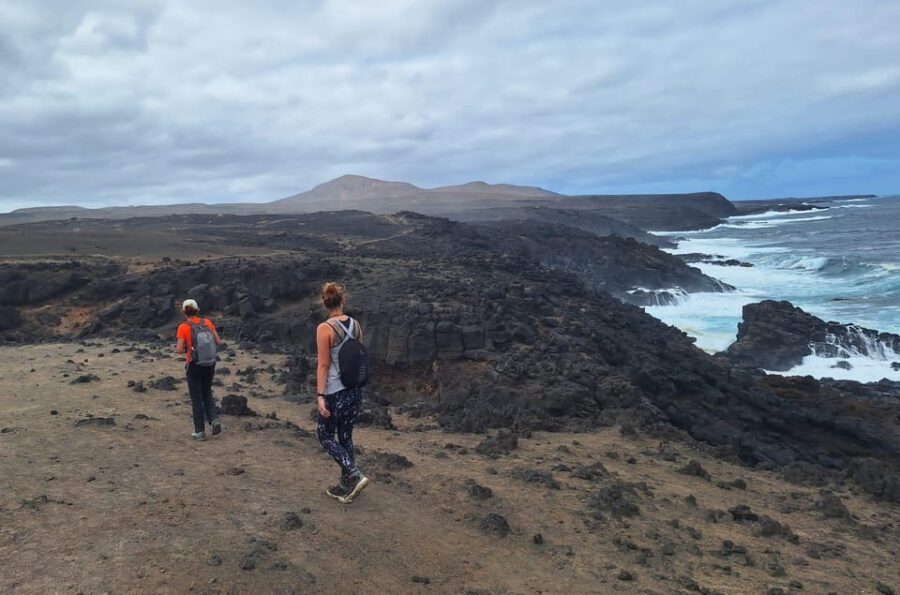 Route guided on the volcanic coast of Lanzarote. - Starting at Guatiza: From Salt Flats to Coastal Views