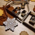 Rovaniemi: Baking and decorating gingerbread cookies - Discover a Traditional Finnish Christmas Home in Rovaniemi