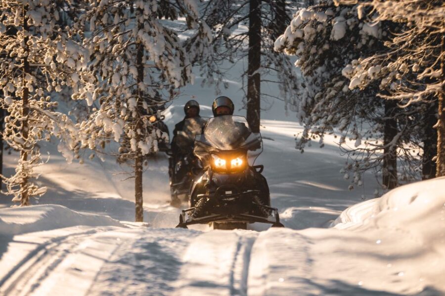 Rovaniemi: Lake Lehtojärvi Electric Snowmobile Safari Tour - Warm Gear and Hot Drinks Keep You Cozy