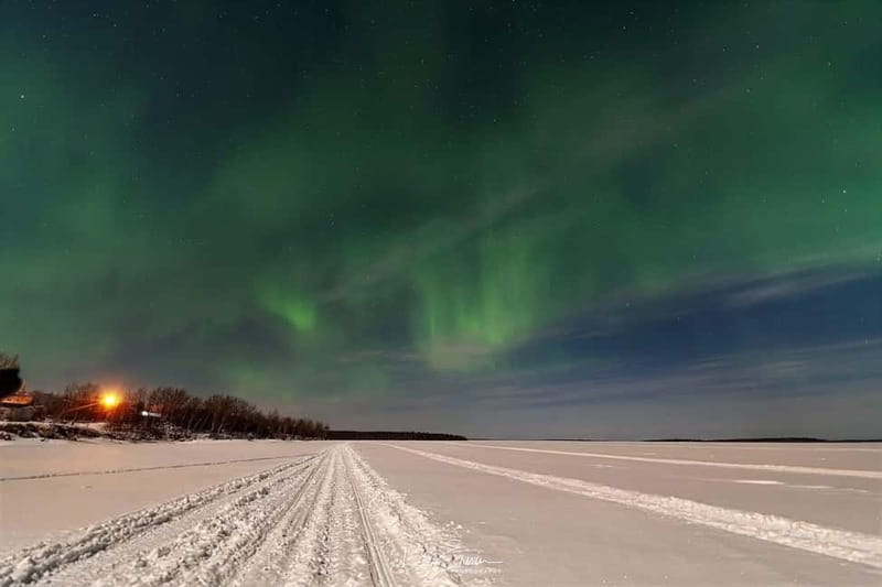 Rovaniemi: Northern Lights Hunters. Aurora + BBQ - Visiting the Snow-Covered Lake and Ice Walks