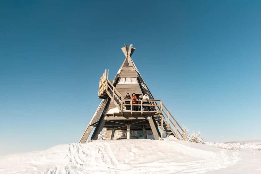 Rovaniemi: Private Holiday Photo Session in Rovaniemi - Start with a Personalized Pickup from Your Accommodation in Rovaniemi