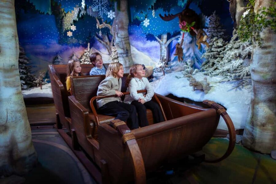 Rovaniemi: SantaPark Home Cavern of Santa Claus Experience - SantaPark’s Location and Access Options