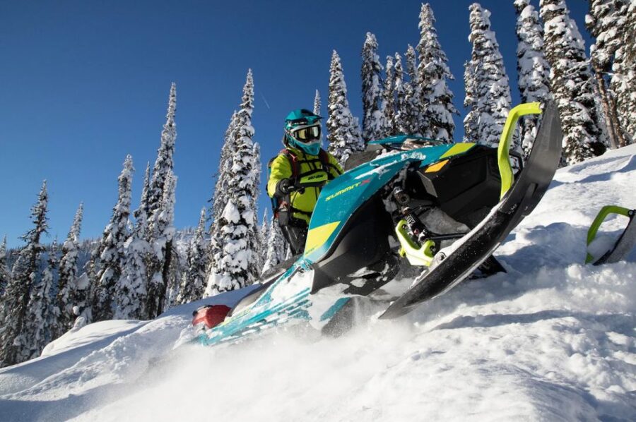 Rovaniemi: Snowmobile Safari Adventure - Tracking the Route through Forests and Frozen Lakes