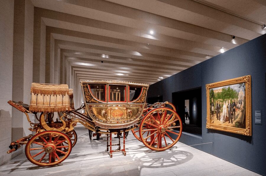 Royal Collections Gallery and Royal gardens: Private tour - The Starting Point: Meeting Outside Santa María la Real de la Almudena