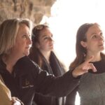 Royal Mile and Edinburgh Castle - Small Group Walking Tour - The Guide, Storytelling Style, and Group Dynamics