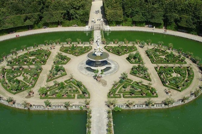Royal Paths of Florence: Explore the Boboli Gardens - Exploring the Artichoke Fountain and Amphitheatre