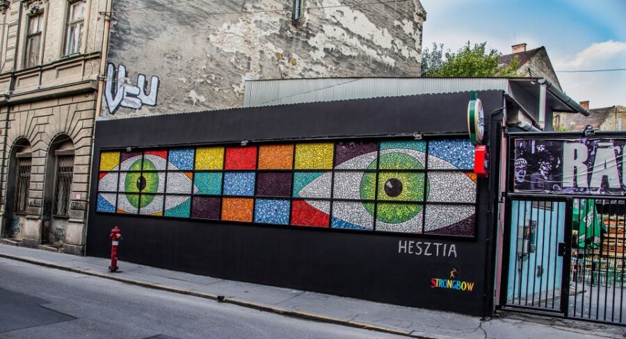 Ruin Bars Private Tour (Culture, history, and drinks) - Starting Point at Károly krt. 1