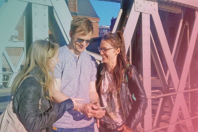 rydde walking tour MAYDAY AT THE WATERFRONT - Hamburg’s Waterfront Starting Point at Elbe Promenade