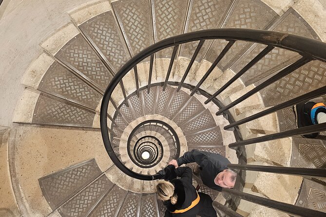 Sacré-Cur Basilica with Montmartre Walking Tour - Inside the Sacré-Cœur Basilica: The Final Stop