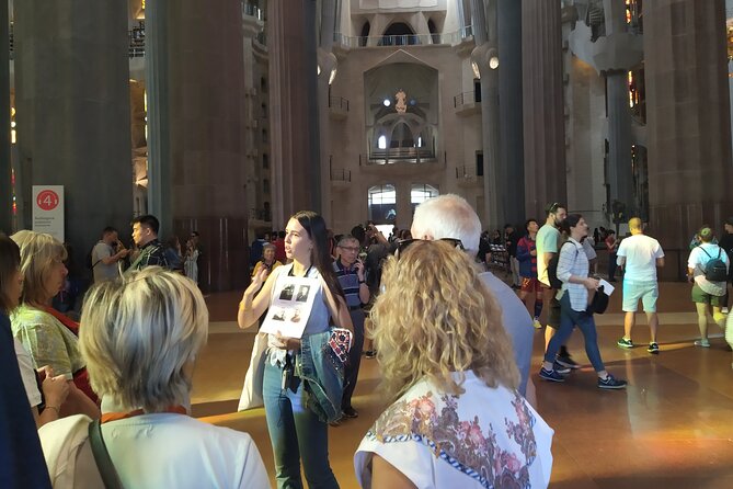 Sagrada Familia English Guided Tour & Optional Tower Access - The Unique Appeal of This Tours Guided Approach