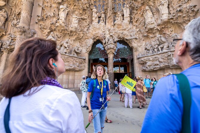 Sagrada Familia Guided Tour with Skip The Line Access - Inside the Basilica: The Architectural Wonder