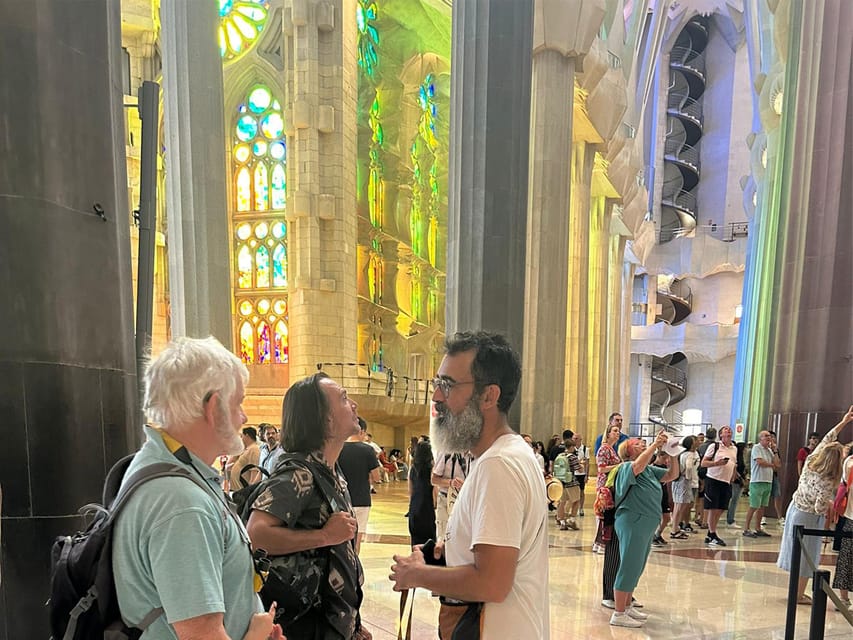 Sagrada Familia Guided Tour with Skip-the-Line Entry Ticket - Priority, Skip-the-Line Entry and Convenient Meeting Point