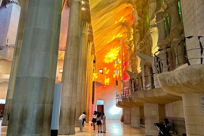 Sagrada Familia Private Tour - The Tour Experience: Guides and Languages