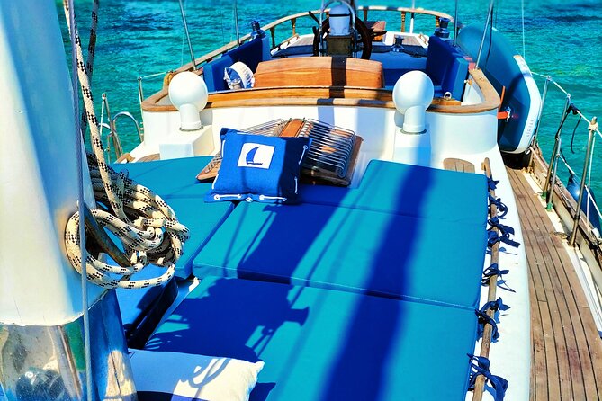 Sailing Flavors, Gastronomy and Relaxation at Sea - Cala Portals Vells: The Anchor Point for Relaxation