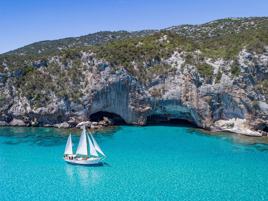 Sailing ship in exclusive, tour around the Gulf of Orosei - Exploring Cala Goloritzè and its Natural Arch