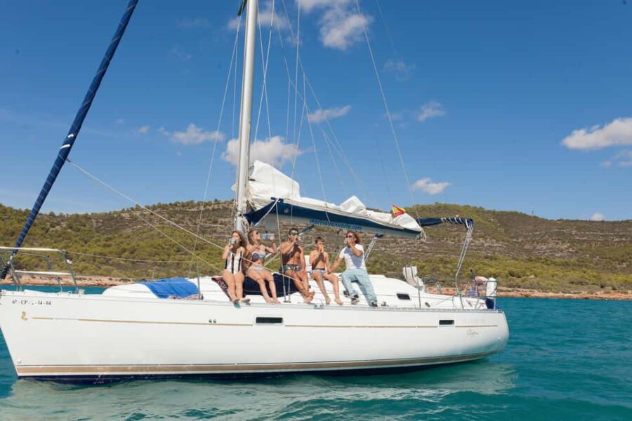 Sailing tour to Peñíscola Castle - Exploring Peñíscola Castle from the Sea
