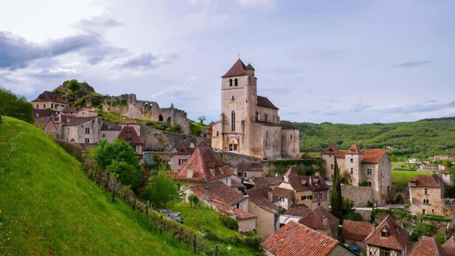 Saint-Cirq-Lapopie: A Private Guided Tour of France's Most Enchanting Village - Starting Point at Parking P5 Bancourel