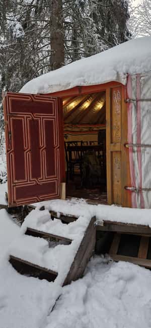 Saint-Gervais: Yurt evening - From Snowshoe Trails to Sled Fun in the Mountains
