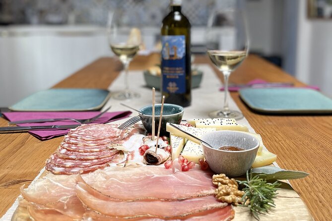 San Gimignano: Vineyard and Cellar Tour with Wine Tasting - Start at Azienda Agricola San Benedetto in San Gimignano