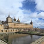 San Lorenzo de El Escorial: Monastery and Site Guided Tour - Inside the Basilica, Battle Hall, and the Pantheon