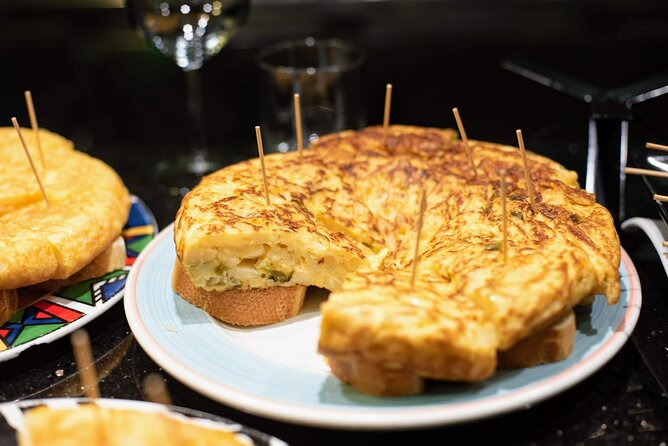 San Sebastian Centro Neighborhood Pintxos & Wine Tour - Stops at Antonio Taberna and Vinos Ezeiza