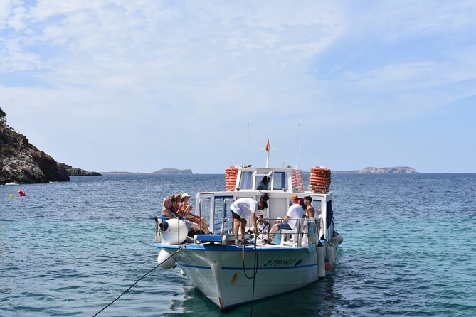 Sant Antoni-Cala Salada & Saladeta - Experience the Rocky Charm of Cala Salada Beach