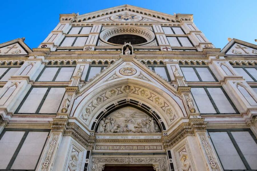 Santa Croce Basilica Guided Tour - Inside the Basilica: Architectural Marvels and Sacred Atmosphere
