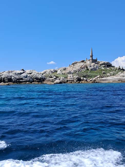 Santa-Giulia: Half-day trip to the Lavezzi Islands - From Santa Giulia to the Scenic Roches Blanches and Cavallo Island