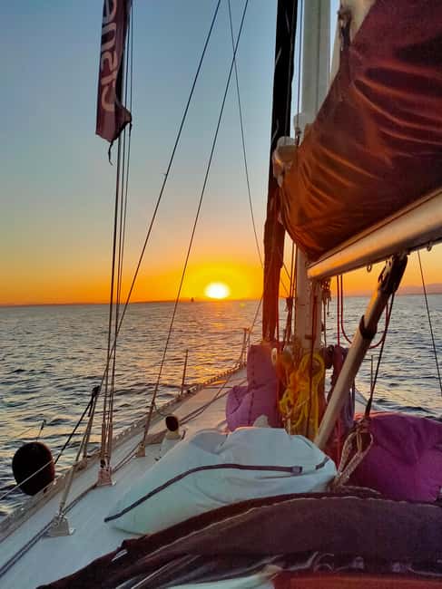 Santa Pola: Sail to Tabarca, snorkel, and enjoy sunset with a tasting - Cruising to the Island of Tabarca: A Protected Nature Reserve