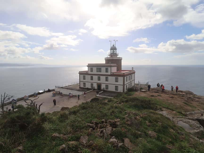 Santiago de Compostela: 3-day tour to Finisterre, Rías Baixas, and the Cathedral - Finisterre and Costa da Morte: The End of the World Experience